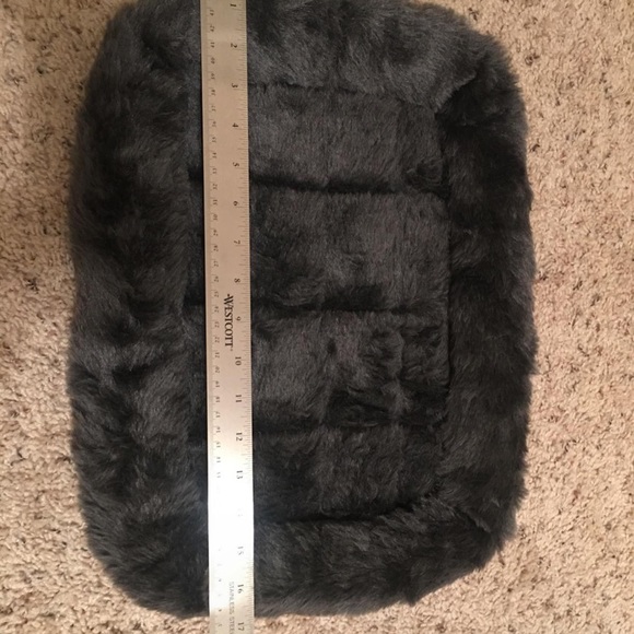 dark gray Fur calming bed Deluxe Plush Pet Bed - Picture 5 of 5